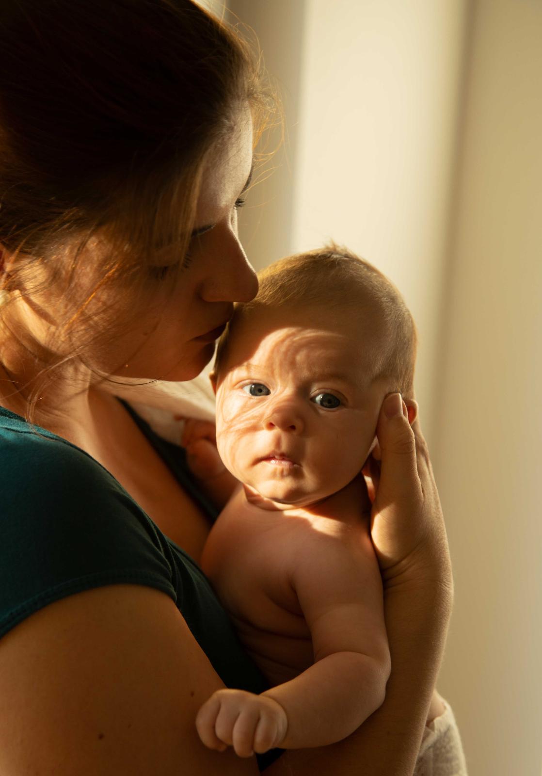 Schlafendes Baby Claudia Menner mit Tochter
